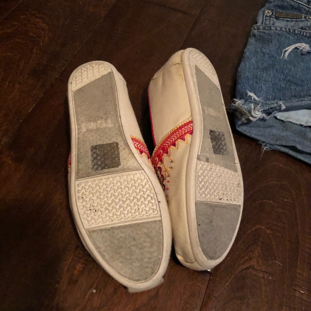 Boho Toms - Picture 3 of 3
